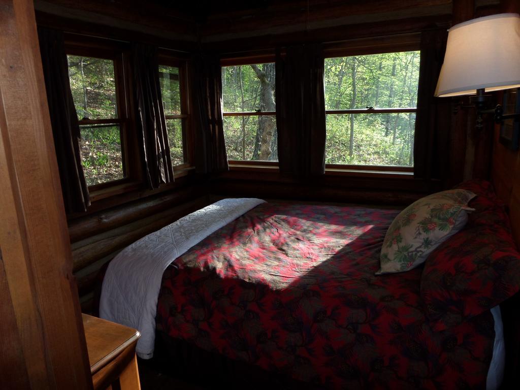 Вилла Lake Lucerne Treehouse Юрика Спрингс Экстерьер фото